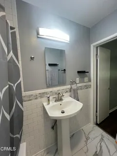 $2,295 | 253 East Center Street, Covina, CA 91723