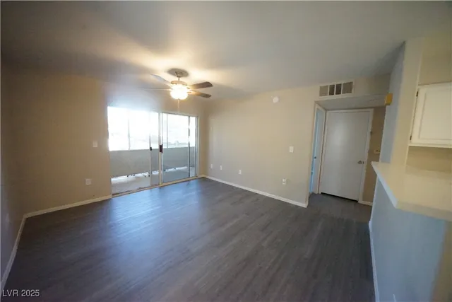 $1,195 | 5710 East Tropicana Avenue, Unit 1060, Las Vegas, NV 89122
