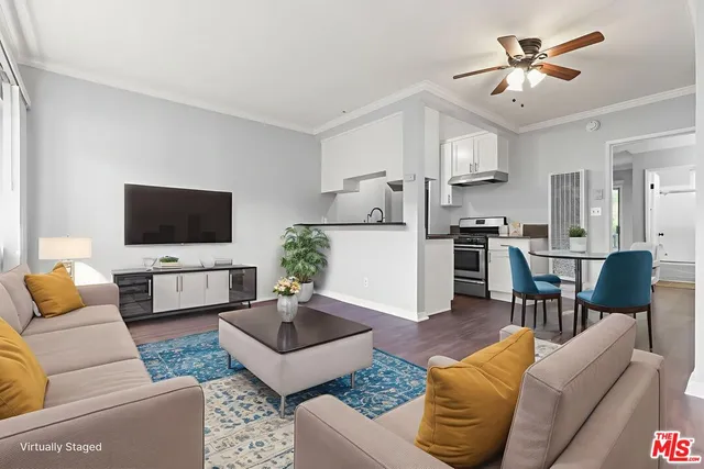 $1,895 | 5555 Carlton Way, Unit 19, Los Angeles, CA 90028