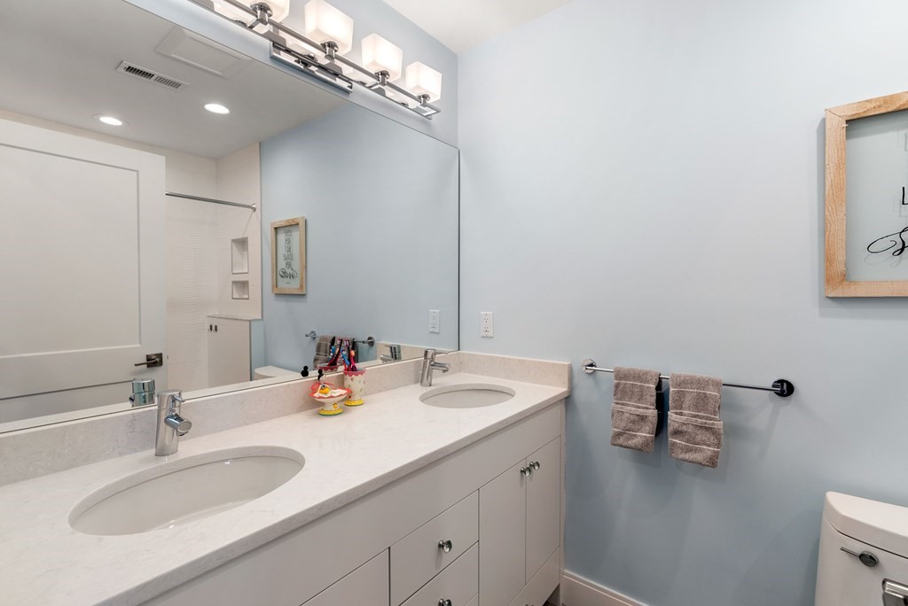 40 Somerset Road Brookline, MA 02445 - Photo 17 of 22