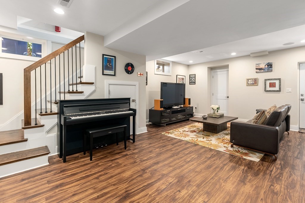 40 Somerset Road Brookline, MA 02445 - Photo 19 of 22