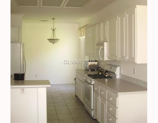 512 Edgefield Ridge Place Henderson, NV 89012 - Photo 5 of 15 Kitchen. Eating Area