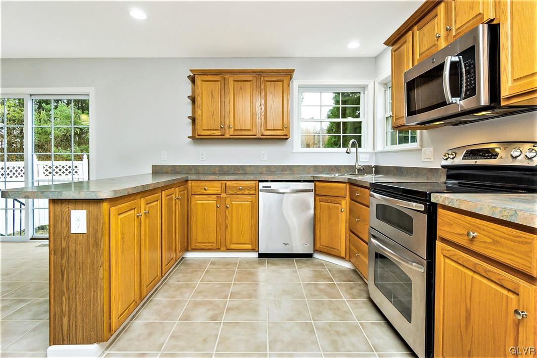 2581 Somerset Road Whitehall, PA 18052 - Photo 16 of 50 Gallery Image 16