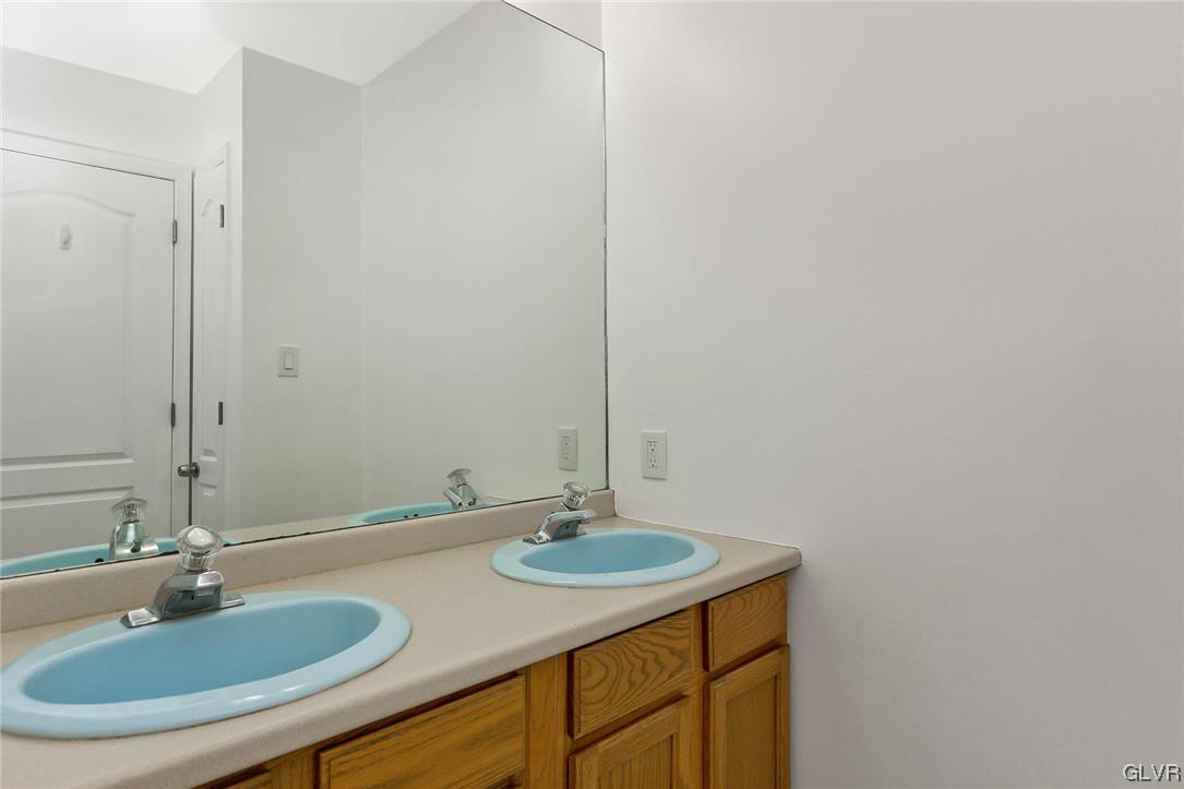 2581 Somerset Road Whitehall, PA 18052 - Photo 38 of 50 Gallery Image 38
