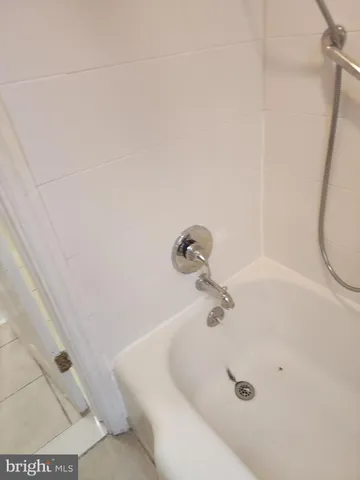 $1,700 | 238 North Warren Street, Unit 2, Trenton, NJ 08618