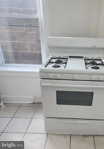 $1,700 | 238 North Warren Street, Unit 2, Trenton, NJ 08618