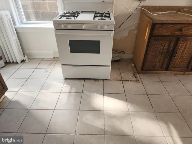 $1,700 | 238 North Warren Street, Unit 2, Trenton, NJ 08618