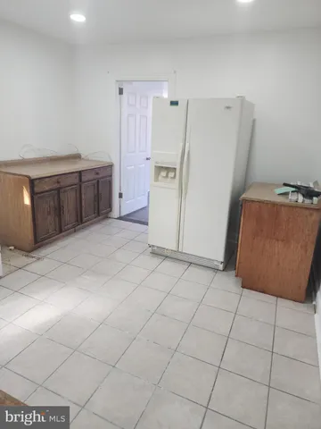 $1,700 | 238 North Warren Street, Unit 2, Trenton, NJ 08618