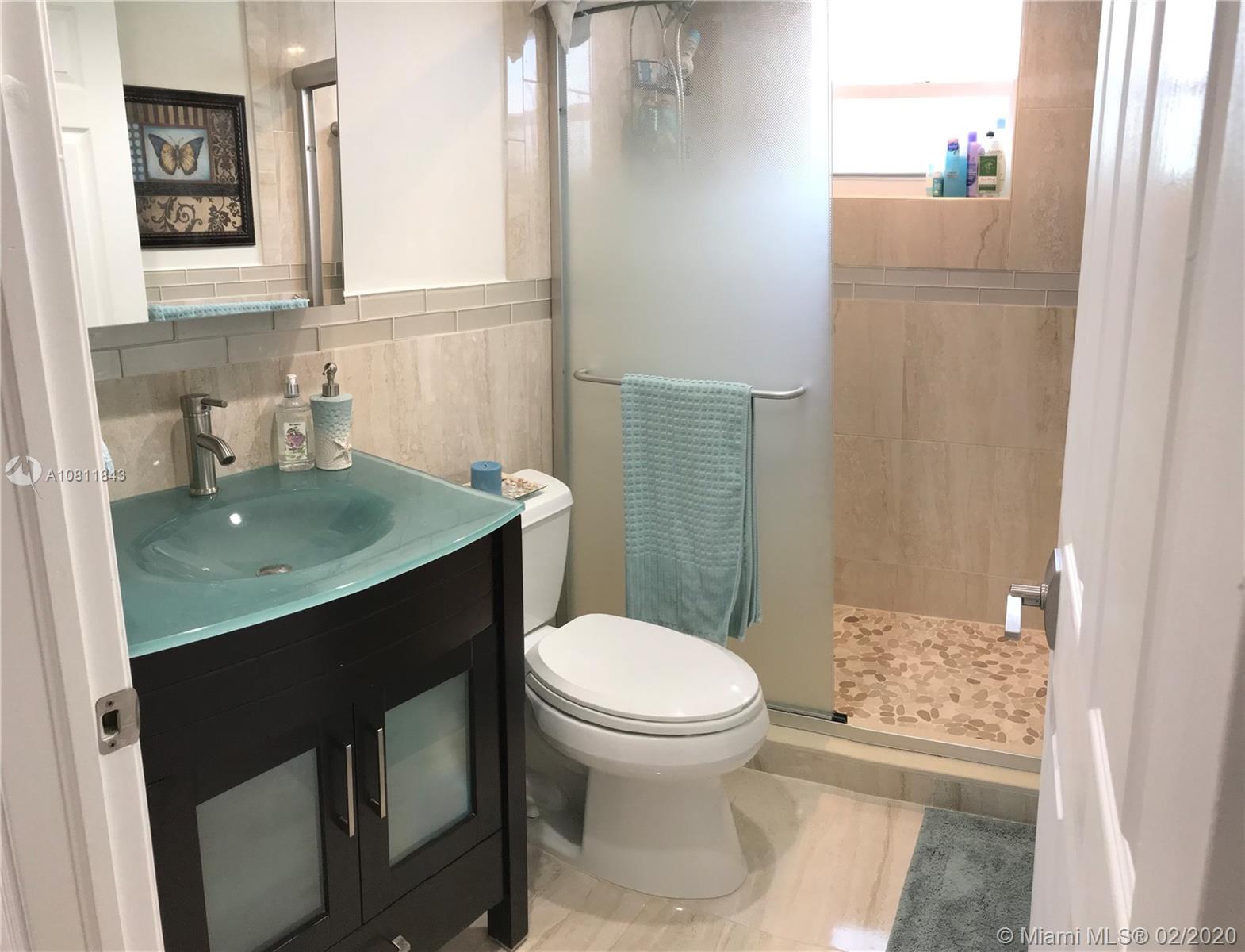 208 La Paloma Road Key Largo, FL 33037 - Photo 14 of 21 Gallery Image 14