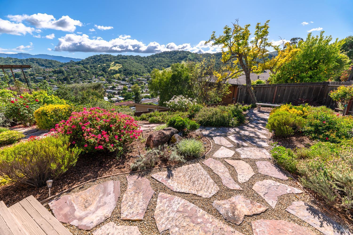 4 Galway Lane San Rafael, CA 94903 - Photo 45 of 45 a view of a garden