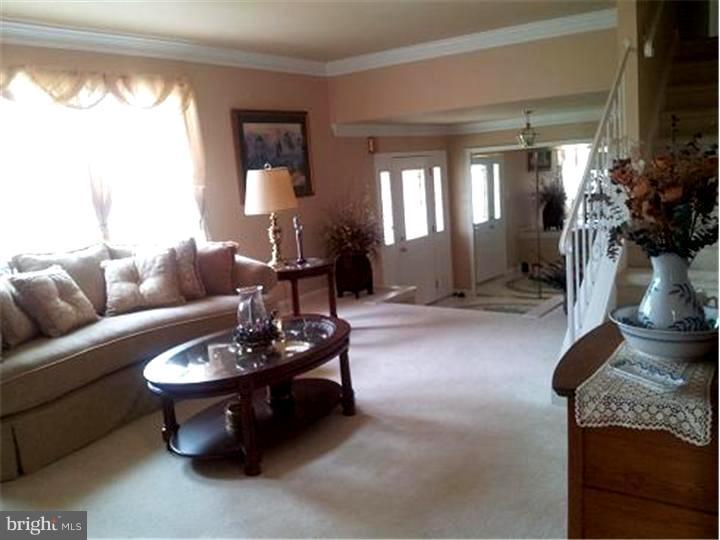 424 Reitnour Road Spring City, PA 19475 - Photo 3 of 24 Living Room