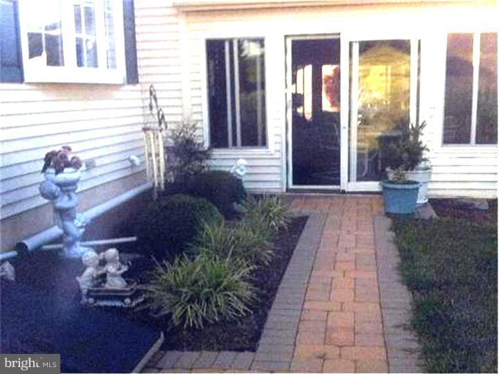 424 Reitnour Road Spring City, PA 19475 - Photo 22 of 24 Garden