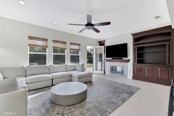 $8,750 | 12826 Vía Donatello, Porter Ranch, CA 91326