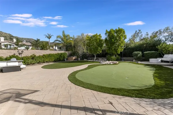 $8,750 | 12826 Vía Donatello, Porter Ranch, CA 91326