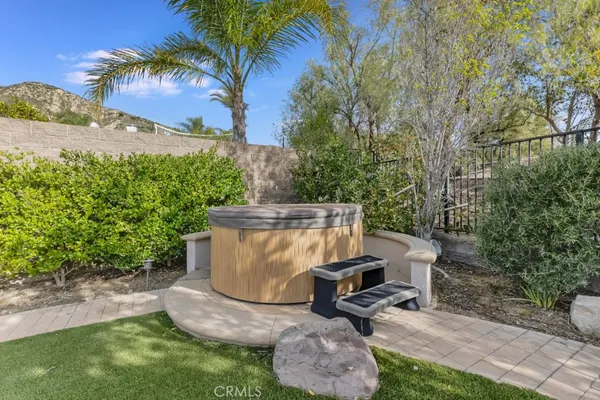 $8,750 | 12826 Vía Donatello, Porter Ranch, CA 91326