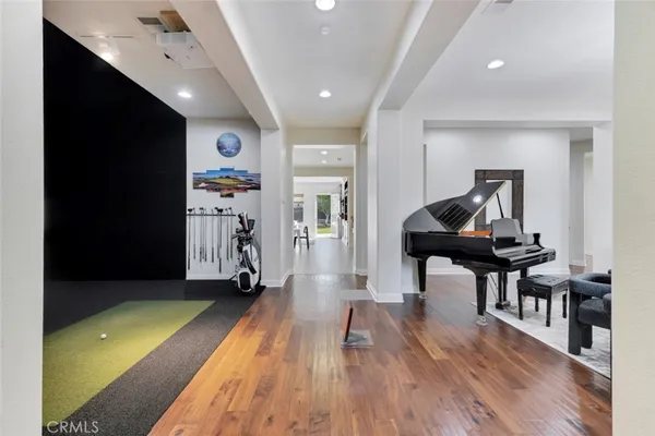 $8,750 | 12826 Vía Donatello, Porter Ranch, CA 91326