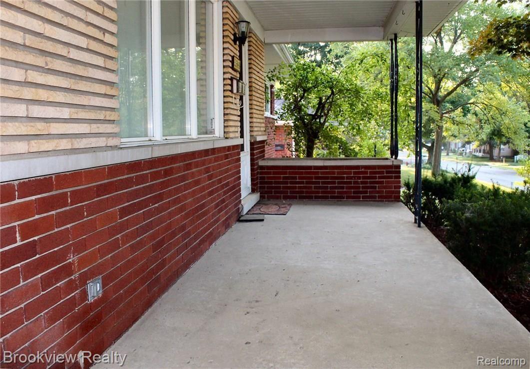 306 Benjamin Street Romeo, MI 48065 - Photo 3 of 15 porch-1a.jpg