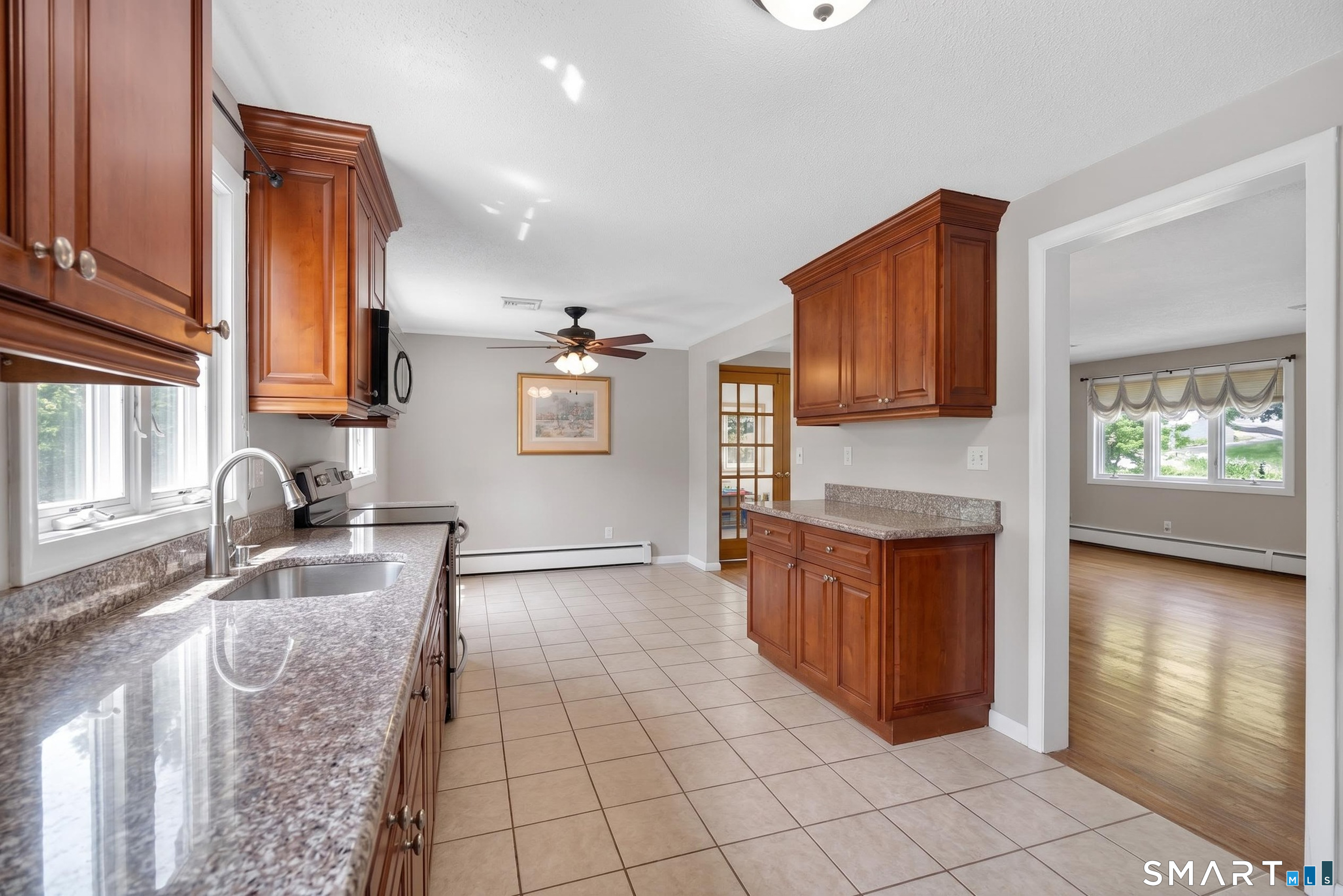 529 Burroughs Road Fairfield, CT 06825 - Photo 7 of 21