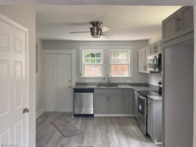 837 Howard Place High Point, NC 27262 - Photo 2 of 10 Kitchen