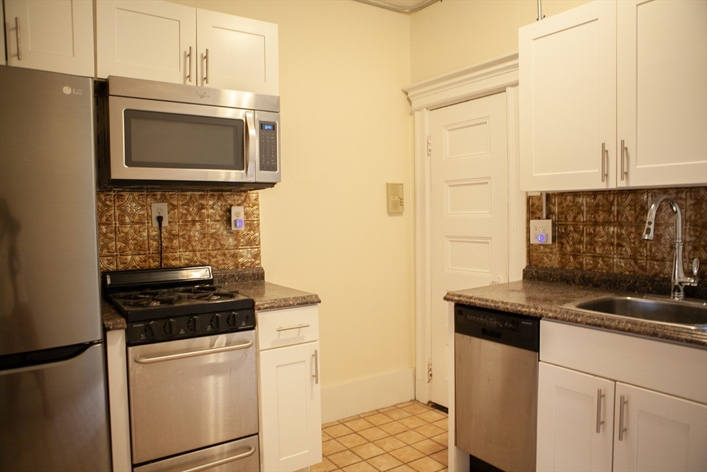 74 Phillips Street, Unit 1 Boston, MA 02114 - Photo 6 of 6