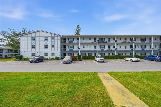 $135,000 | 400 Glennes Lane, Unit 103, Dunedin, FL 34698