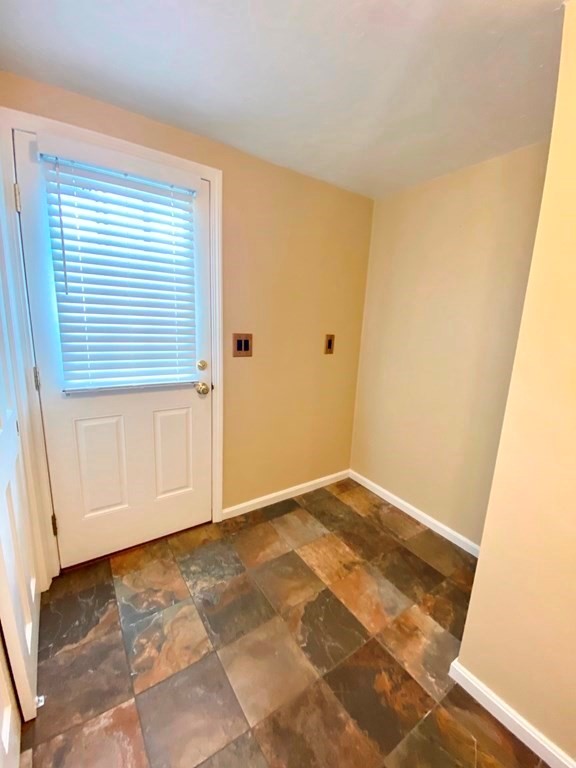 10 Waterman Road Auburn, MA 01501 - Photo 8 of 26 Gallery Image 8