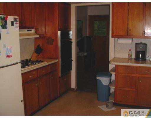 38 Foley Avenue Edison, NJ 08820 - Photo 4 of 5 Gallery Image 4
