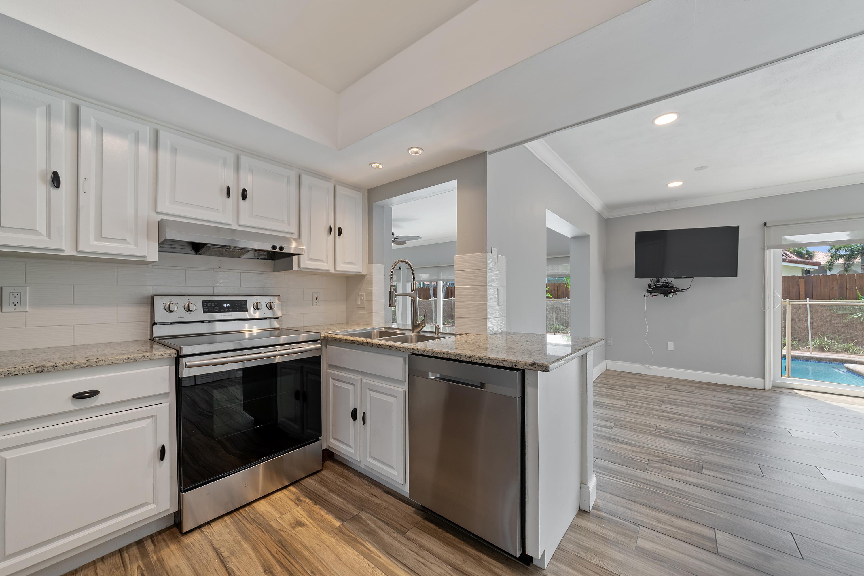 884 Northwest 6th Drive Boca Raton, FL 33486 - Photo 25 of 37 Kitchen