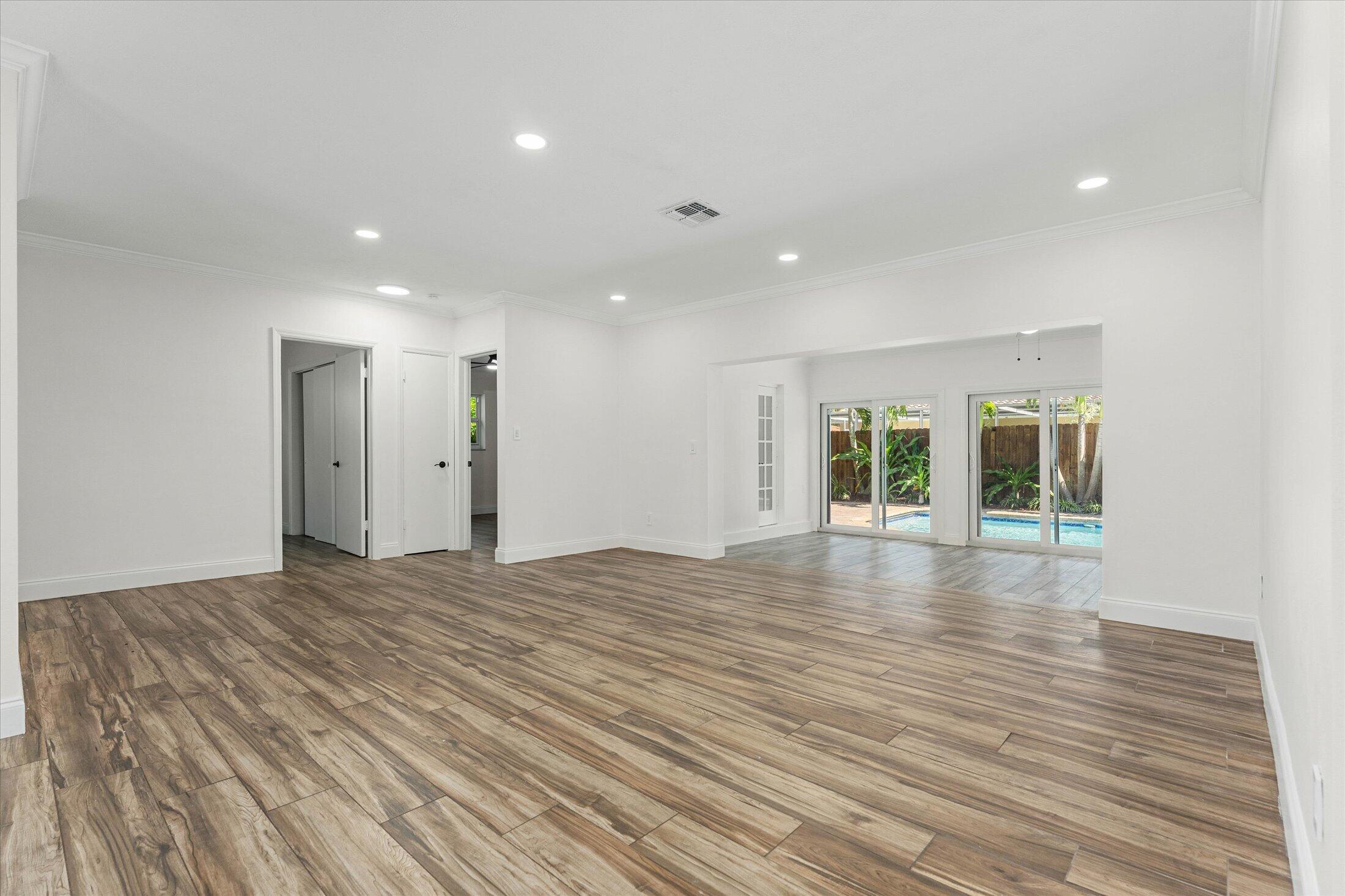 884 Northwest 6th Drive Boca Raton, FL 33486 - Photo 4 of 37 Enry/Living & Gathering Room