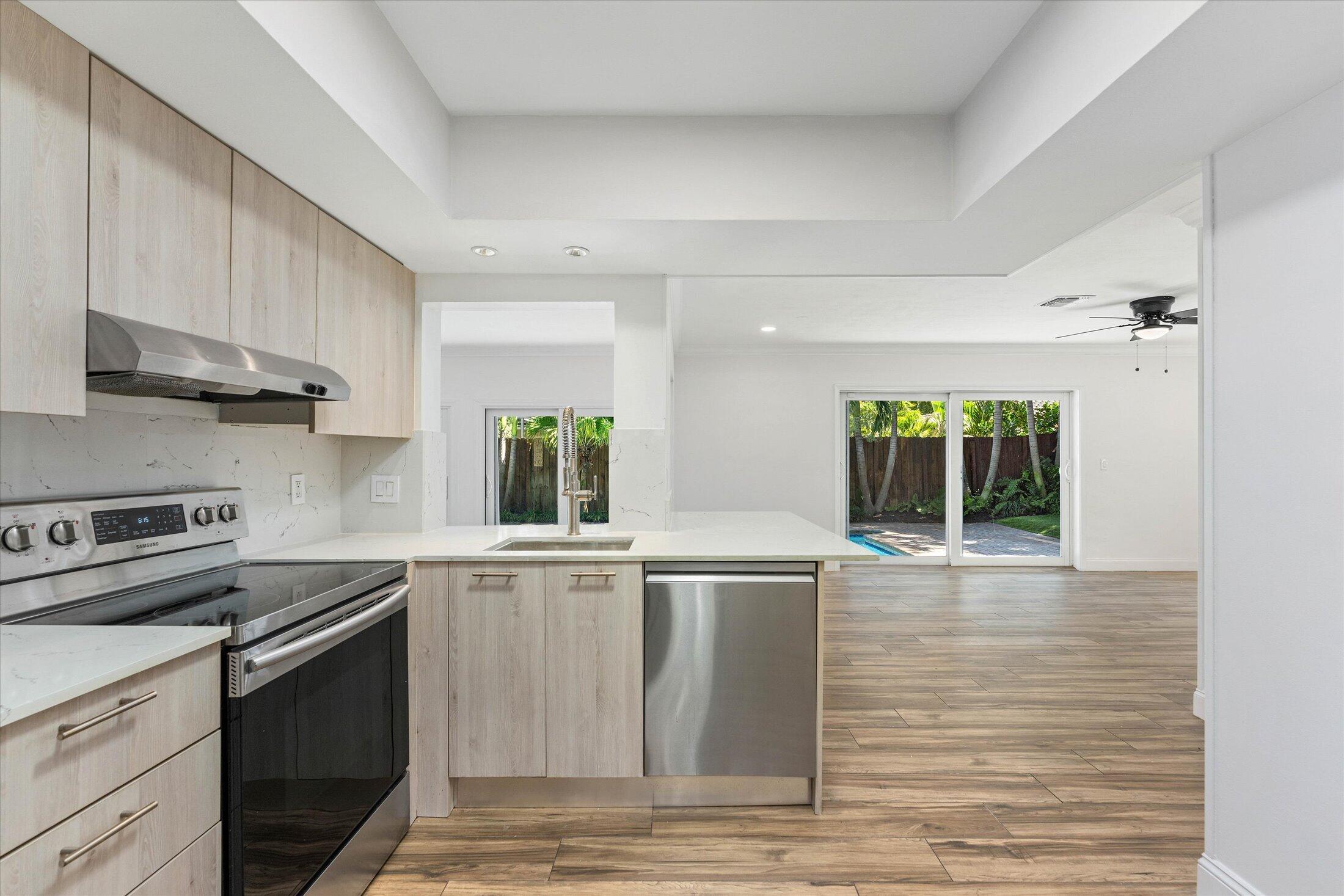 884 Northwest 6th Drive Boca Raton, FL 33486 - Photo 9 of 37 Kitchen