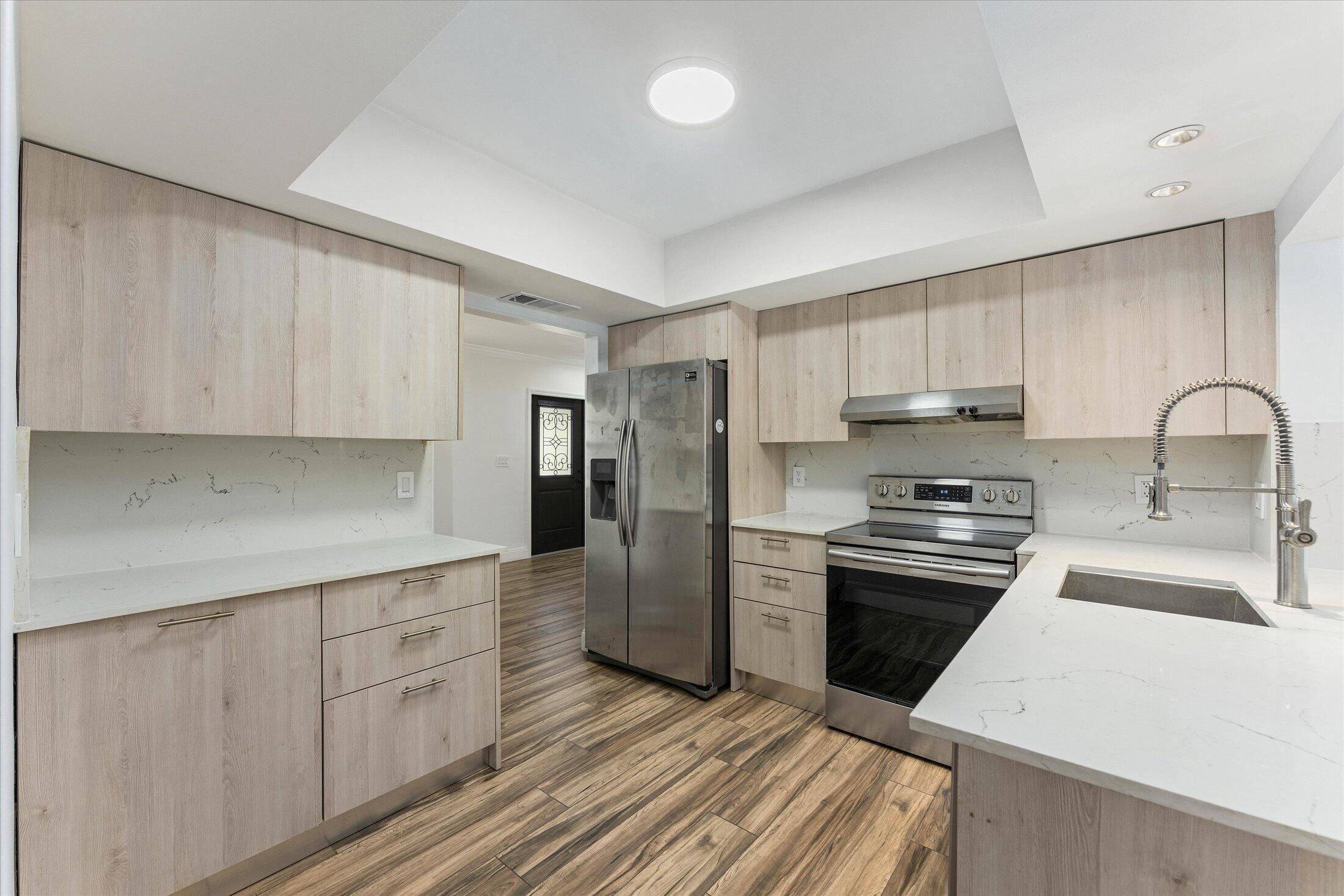 884 Northwest 6th Drive Boca Raton, FL 33486 - Photo 10 of 37 Kitchen