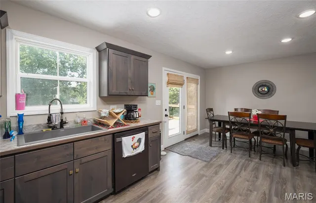 $400,000 | 1040 Daytona Drive, Lebanon, MO 65536