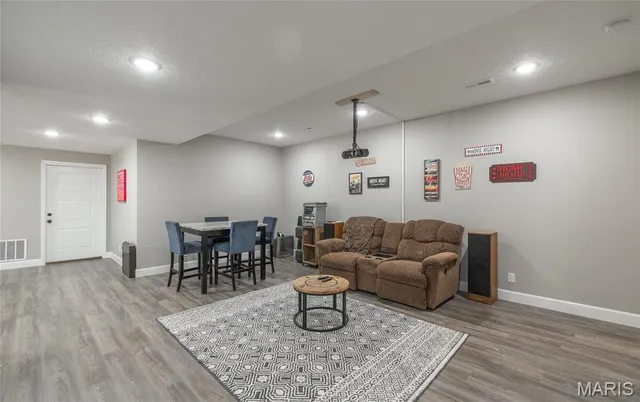 $400,000 | 1040 Daytona Drive, Lebanon, MO 65536