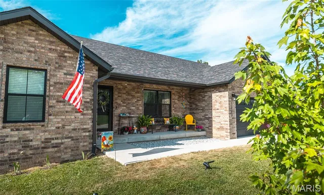 $400,000 | 1040 Daytona Drive, Lebanon, MO 65536