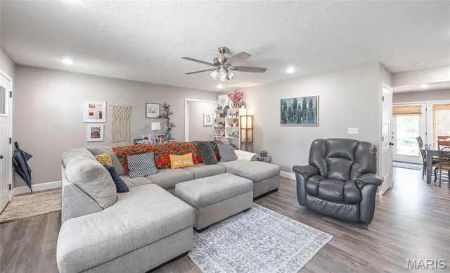 $400,000 | 1040 Daytona Drive, Lebanon, MO 65536