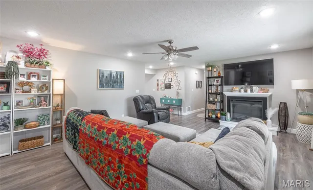 $400,000 | 1040 Daytona Drive, Lebanon, MO 65536