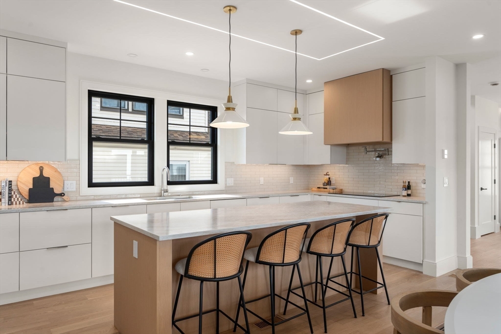 20 Clinton Street, Unit 16 Newton, MA 02458 - Photo 5 of 27