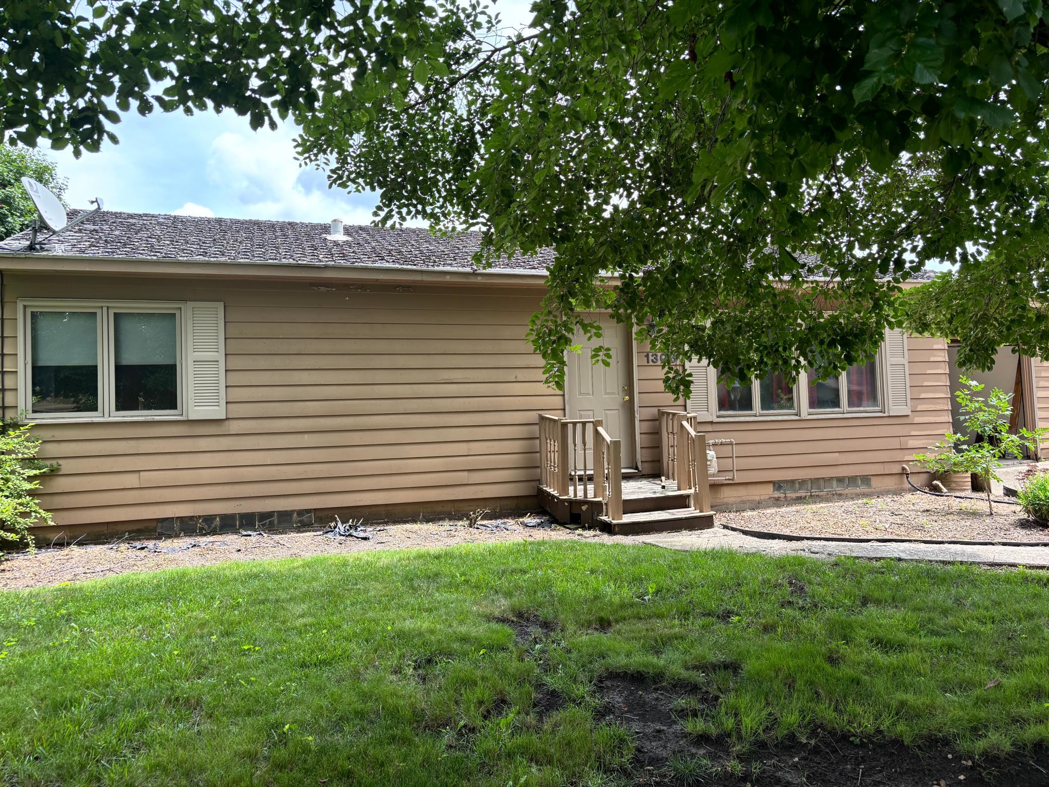 1306 Crestview Road Albert Lea, MN 56007 - Photo 3 of 30