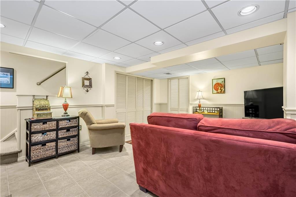 1616 Wilson Road Pittsburgh, PA 15236 - Photo 20 of 22 Gallery Image 20