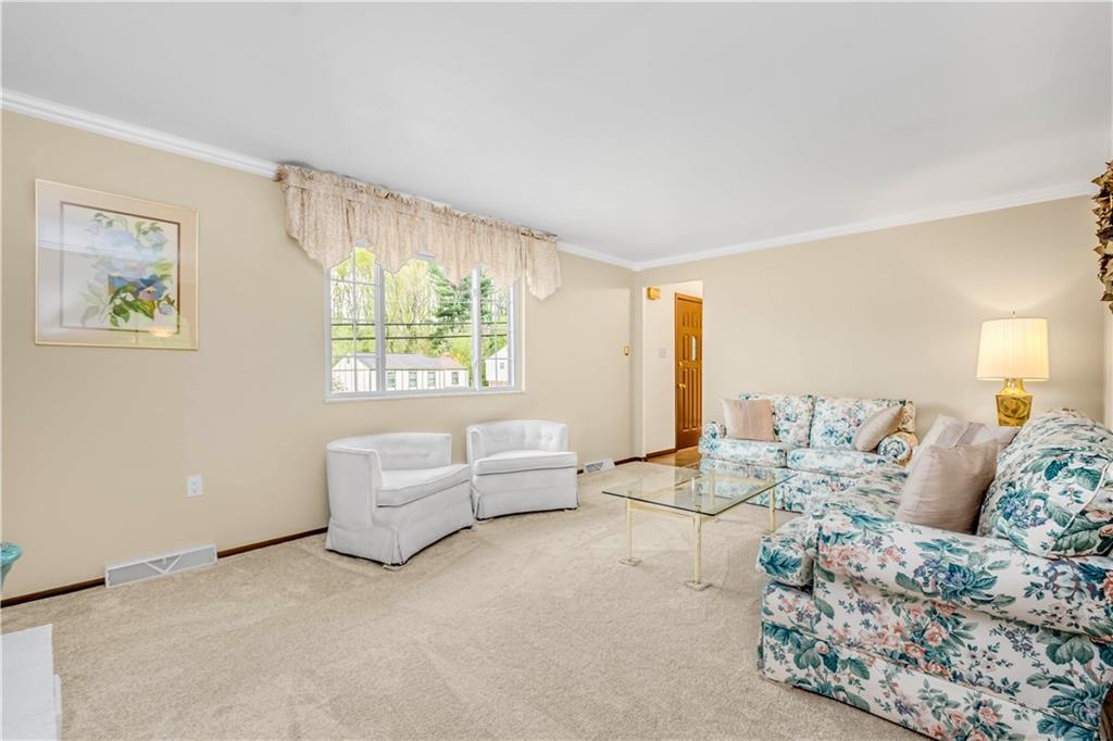 1616 Wilson Road Pittsburgh, PA 15236 - Photo 3 of 22 Gallery Image 3