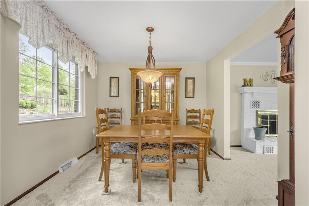 1616 Wilson Road Pittsburgh, PA 15236 - Photo 6 of 22 Gallery Image 6