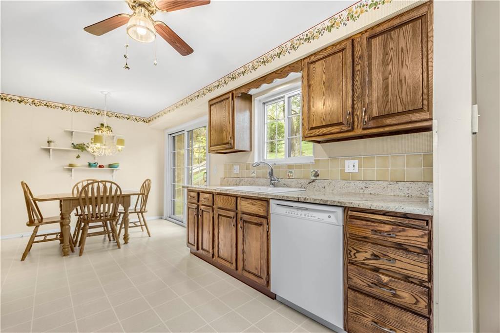 1616 Wilson Road Pittsburgh, PA 15236 - Photo 8 of 22 Gallery Image 8