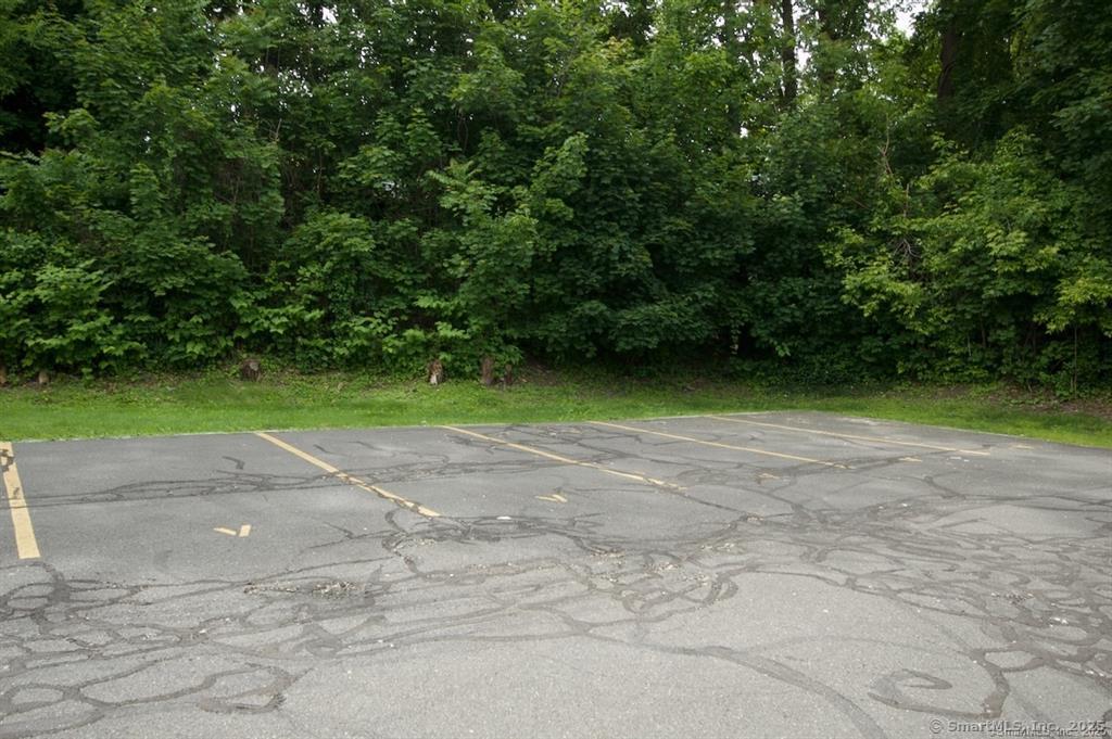 35 Mountain Village Road, Unit 30 Waterbury, CT 06706 - Photo 18 of 19