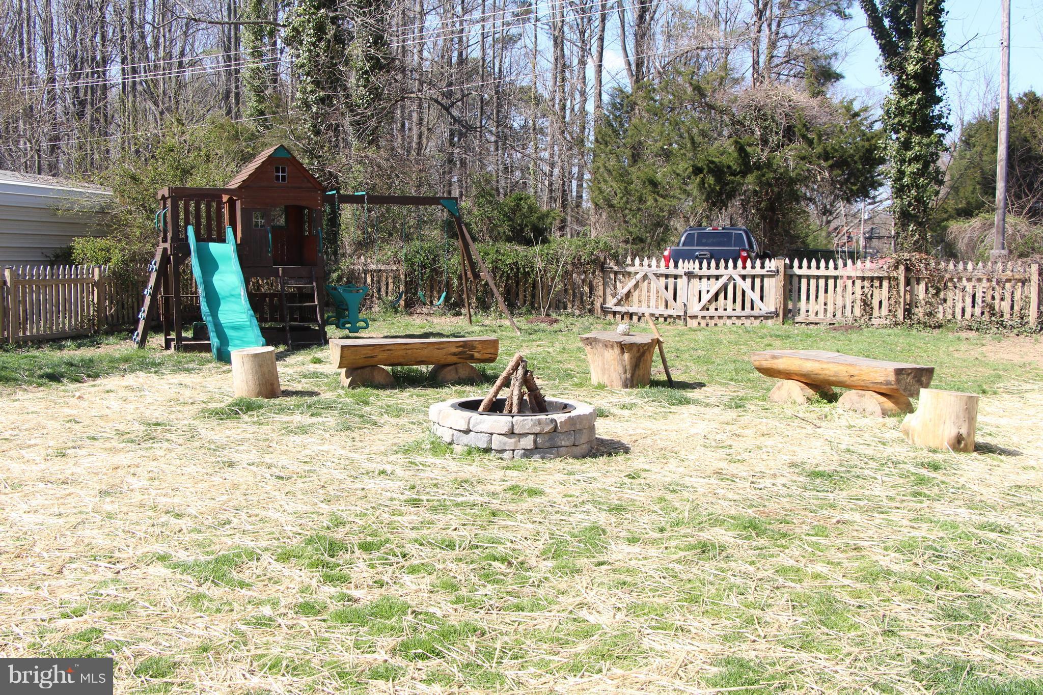 920 Crystal Rock Road Lusby, MD 20657 - Photo 5 of 27 Exterior (Rear)