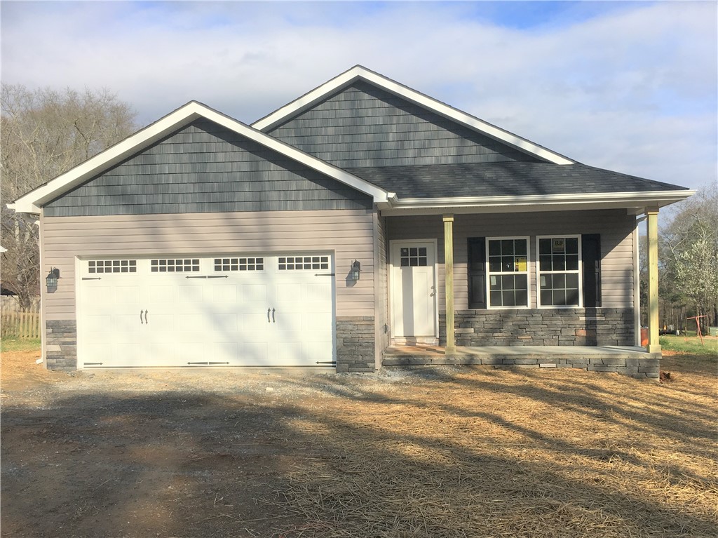 37 Ridge Court Williamston, SC 29697 - Photo 1 of 4 Gallery Image 1