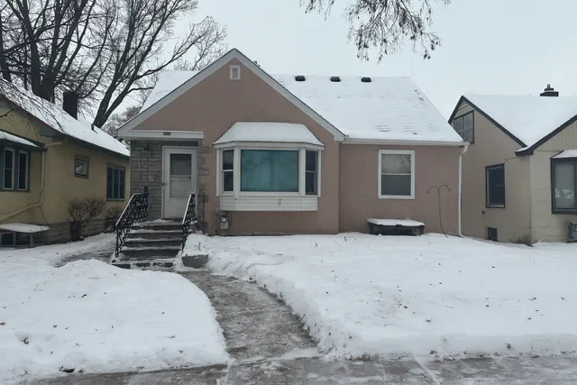 $279,900 | 966 Hawthorne Avenue East, St. Paul, MN 55106