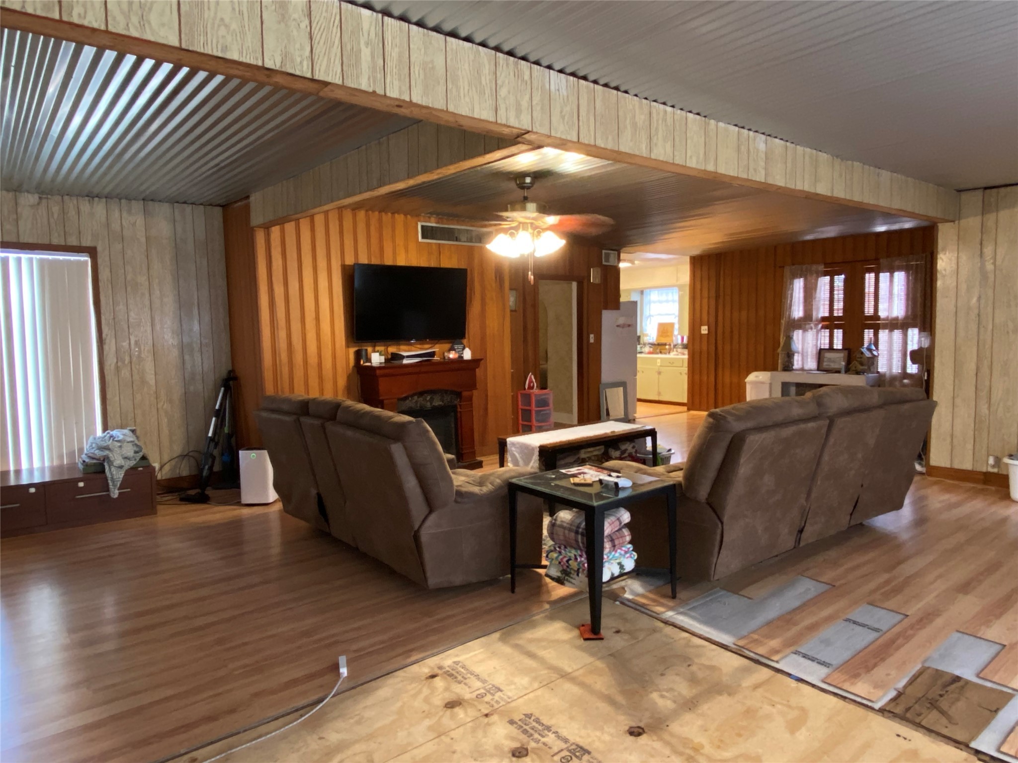 6814 Church Street Wallis, TX 77485 - Photo 11 of 29 a living room with furniture and a flat screen tv