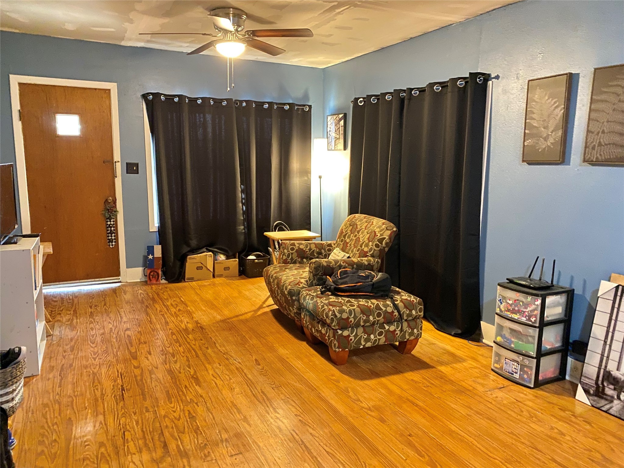 6814 Church Street Wallis, TX 77485 - Photo 2 of 29 a bedroom with a bed and furniture