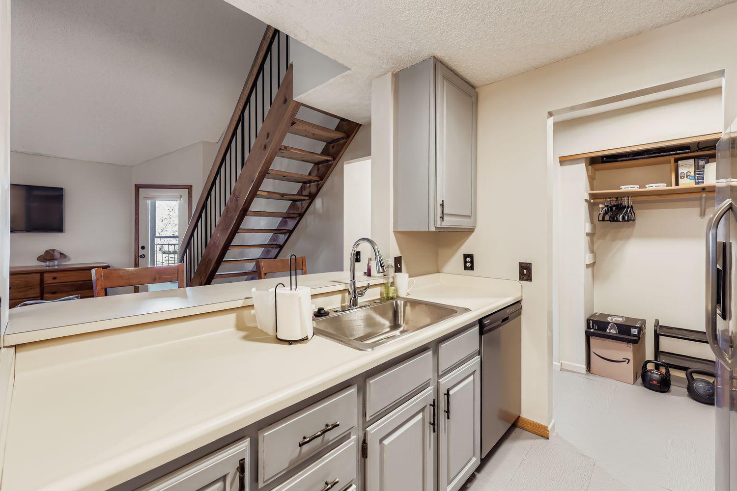 766 County Rd F West, Unit 715 Shoreview, MN 55126 - Photo 4 of 16 Gallery Image 4