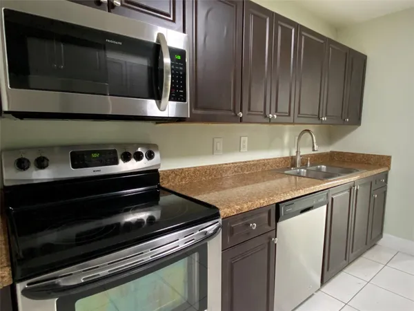 $2,790 | 1610 Northeast 62nd Street, Fort Lauderdale, FL 33334
